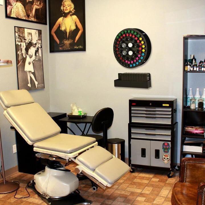 Tattoo Ink Wall Rack Display - 360* Turning Circle & Tray